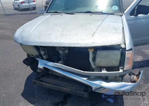 2000 Nissan Frontier King Cab Xe z USA, uszkodzony, nr VIN 1N6DD26S5YC390398